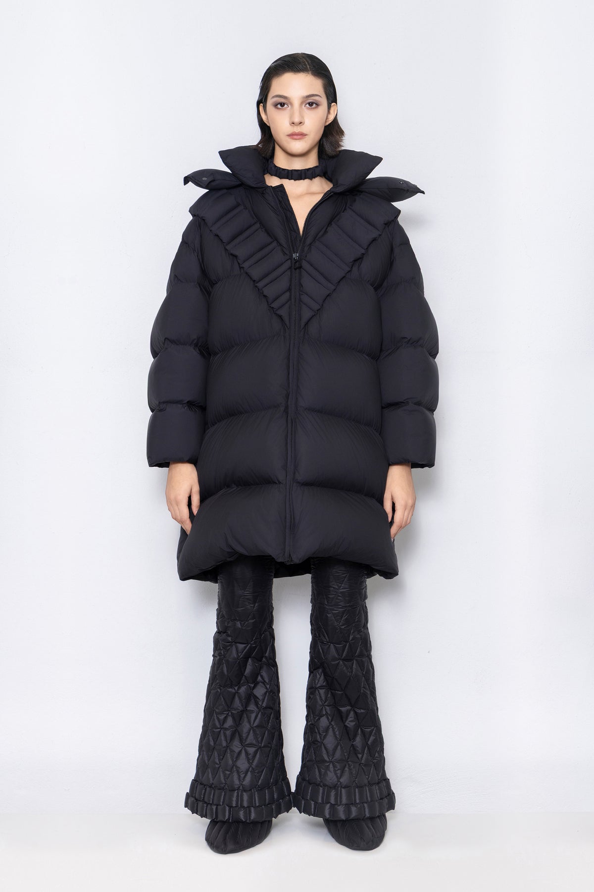 RAXXY V-PATTERN HOODED LONG-LENGTH GOOSE DOWN JACKET