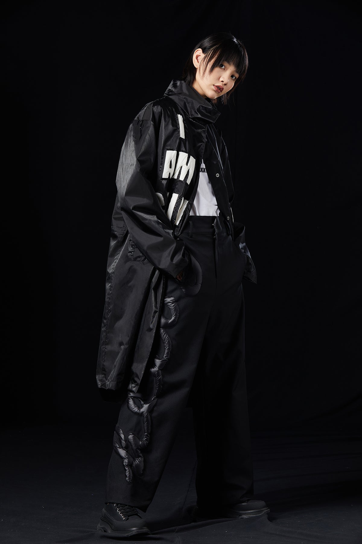 DRAGON HEAD COLOR SCULPTURE CRAFT PROFILE TRENCH COAT