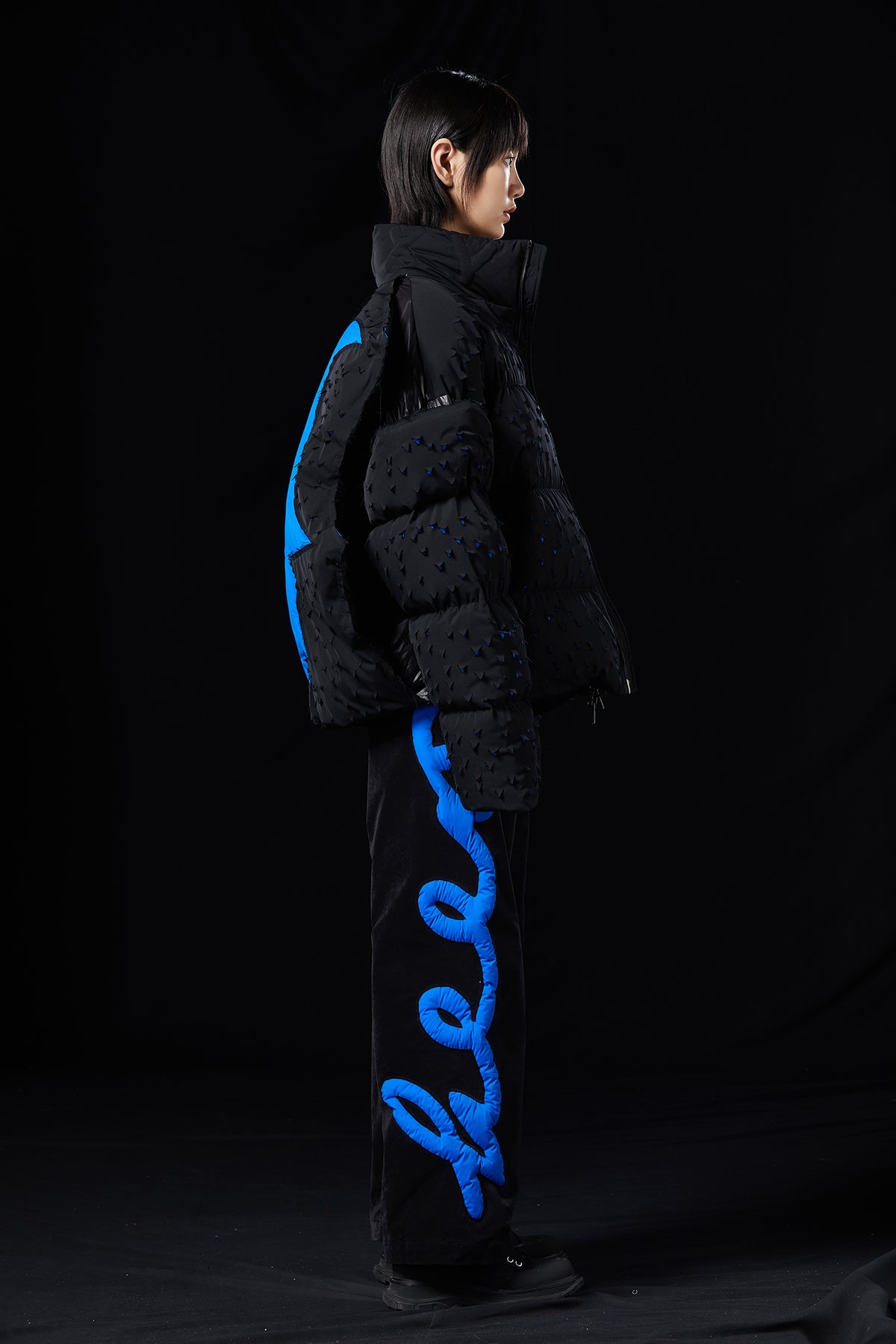 “BAT VIRUS”HOLE DECONSTRUCTION AND SEPARATION SILHOUETTE GOOSE DOWN JACKET