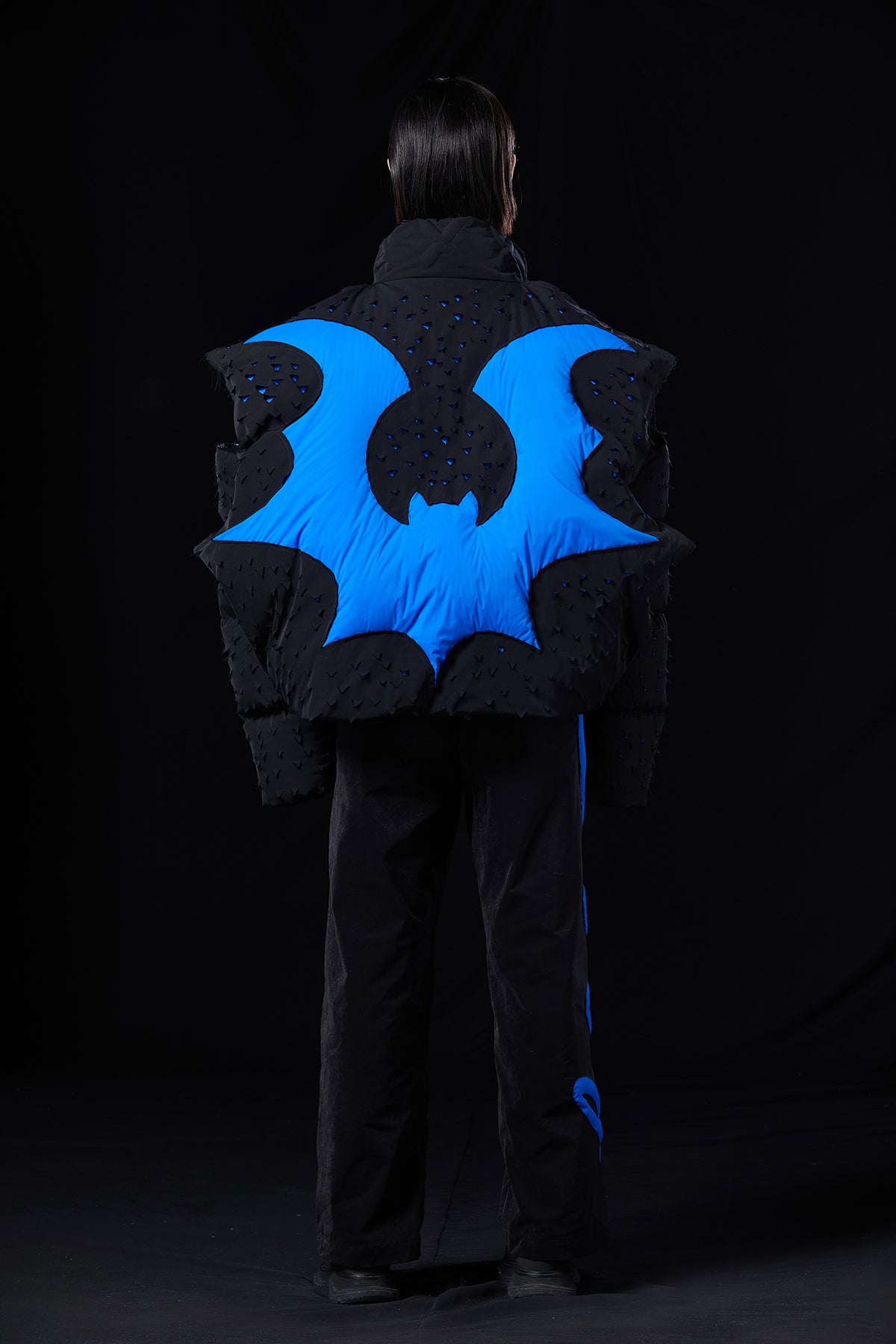 “BAT VIRUS”HOLE DECONSTRUCTION AND SEPARATION SILHOUETTE GOOSE DOWN JACKET