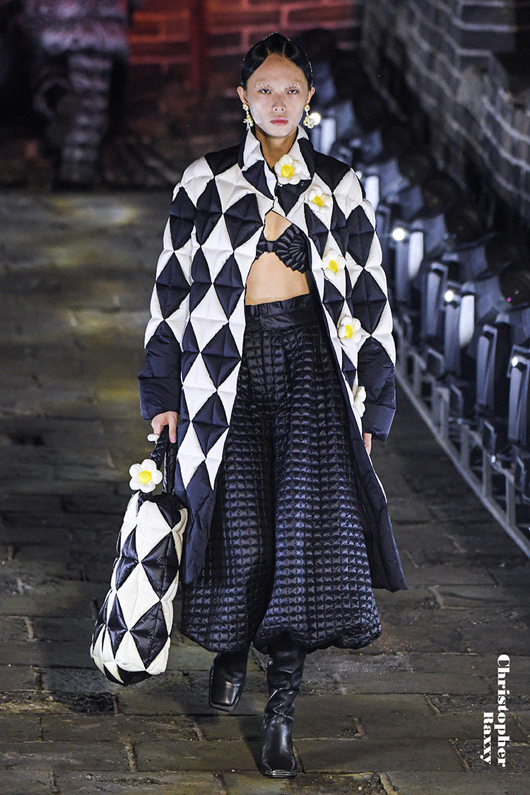 BLACK&WHITE 5-DIMENSIONAL LOZENGE GOOSE DOWN COAT