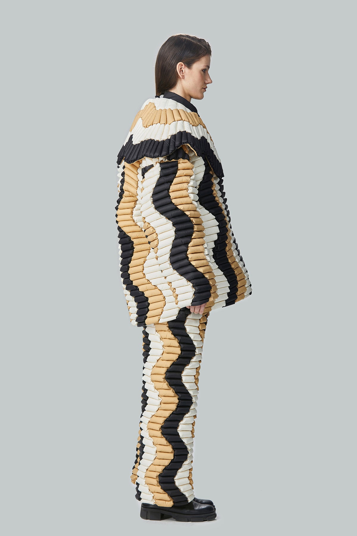 STEREO WAVY LARGE LAPEL DOWN JACKET