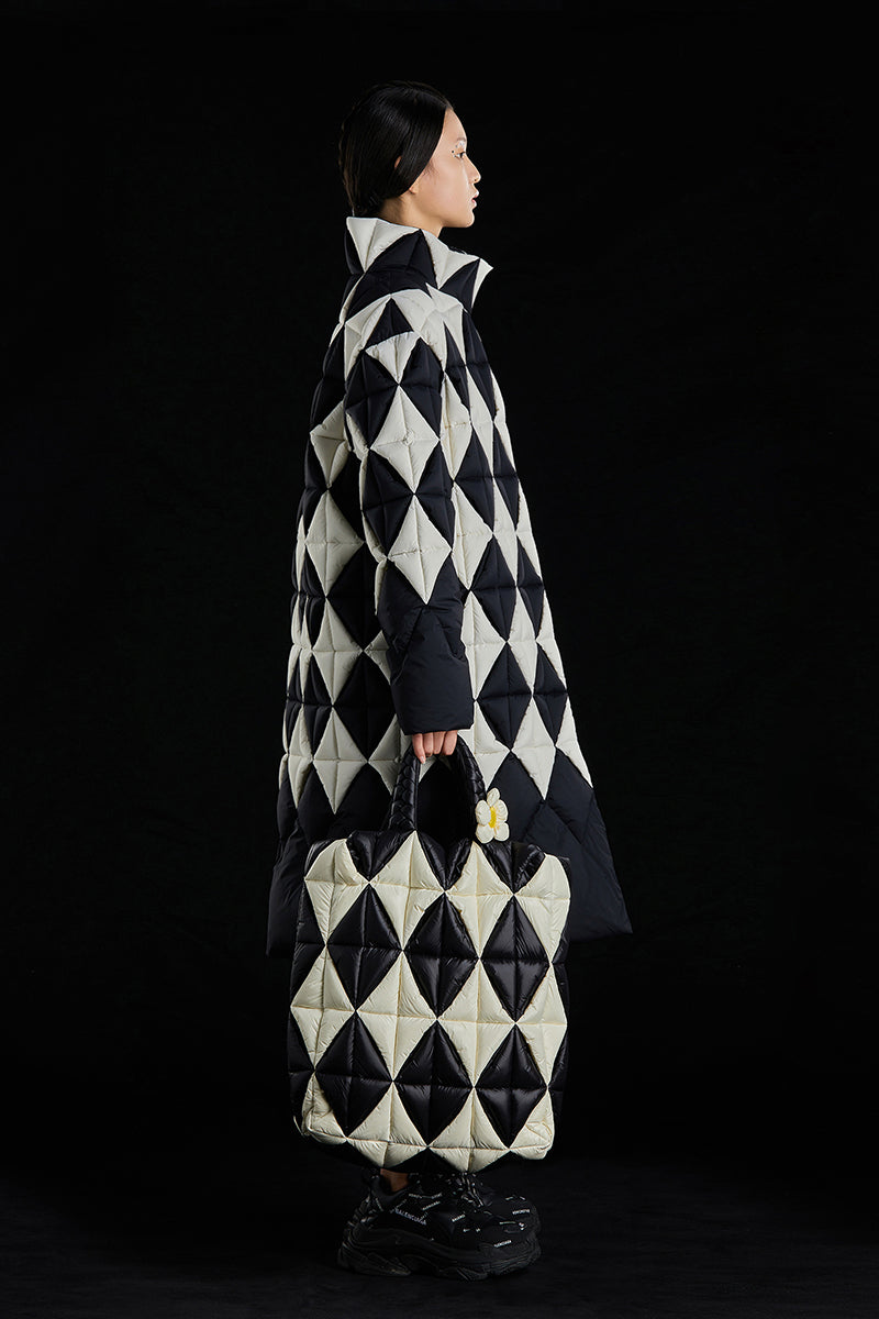 BLACK&WHITE 5-DIMENSIONAL LOZENGE GOOSE DOWN COAT