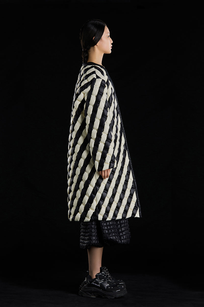 BLACK&WHITE RATTAN STYLE GOOSE DOWN COAT