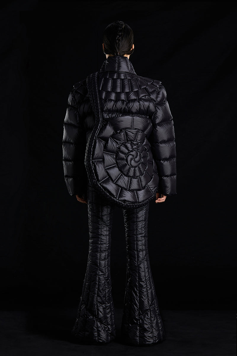 SQUARE SHOULDER SCALLOPED TEXTURE TRIM GOOSE DOWN JACKET