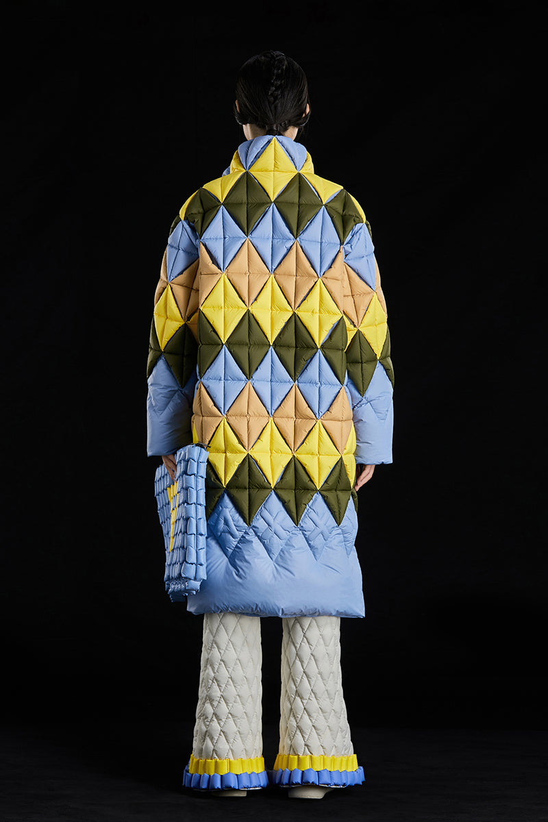 COLOR RHOMBUS PATCH GOOSE DOWN COAT