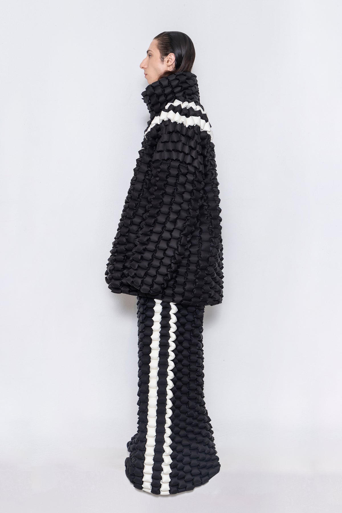 RAXXY CLASSIC BLACK & WHITE V-PATTERN GOOSE DOWN JACKET