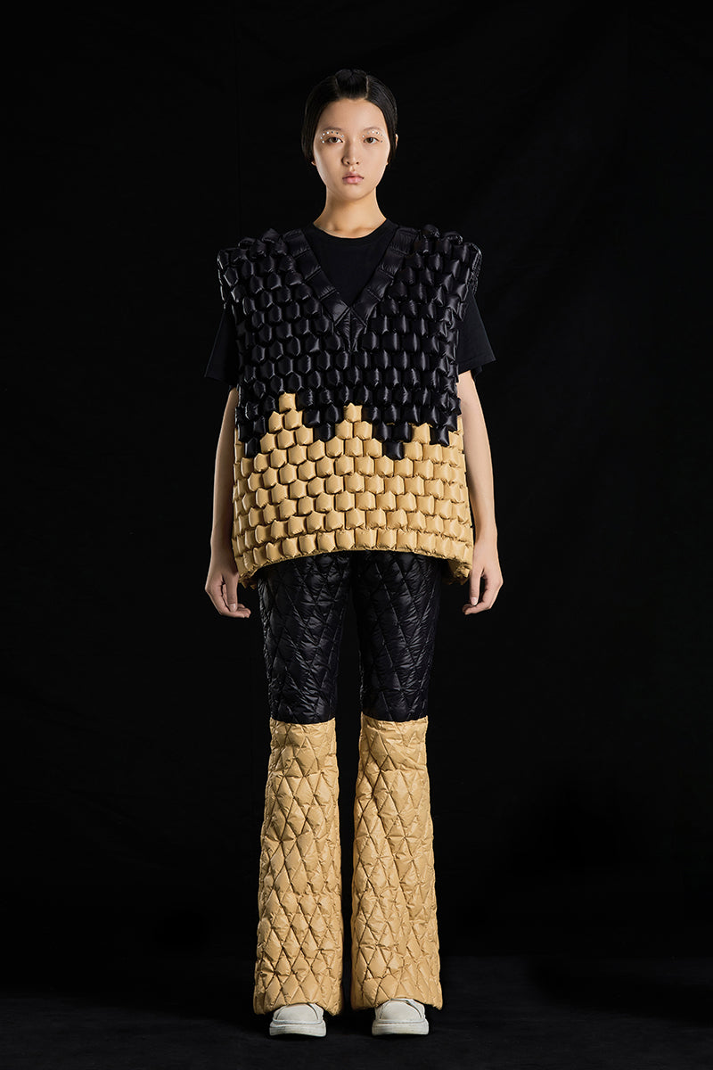 5-DIMENSIONAL KIRIN PATTERN STITCHING "MOUNTAIN" GOOSE DOWN VEST