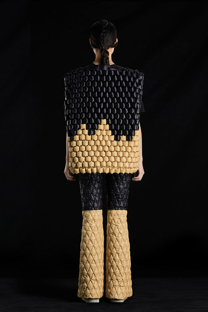 5-DIMENSIONAL KIRIN PATTERN STITCHING "MOUNTAIN" GOOSE DOWN VEST