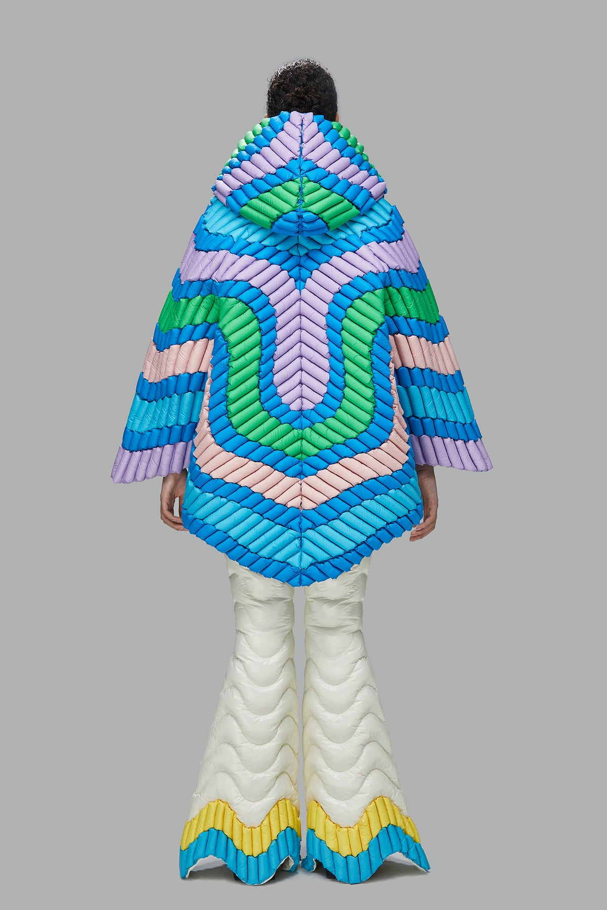 COLOR WAVY BUTTERFLY SILHOUETTE DOWN COAT