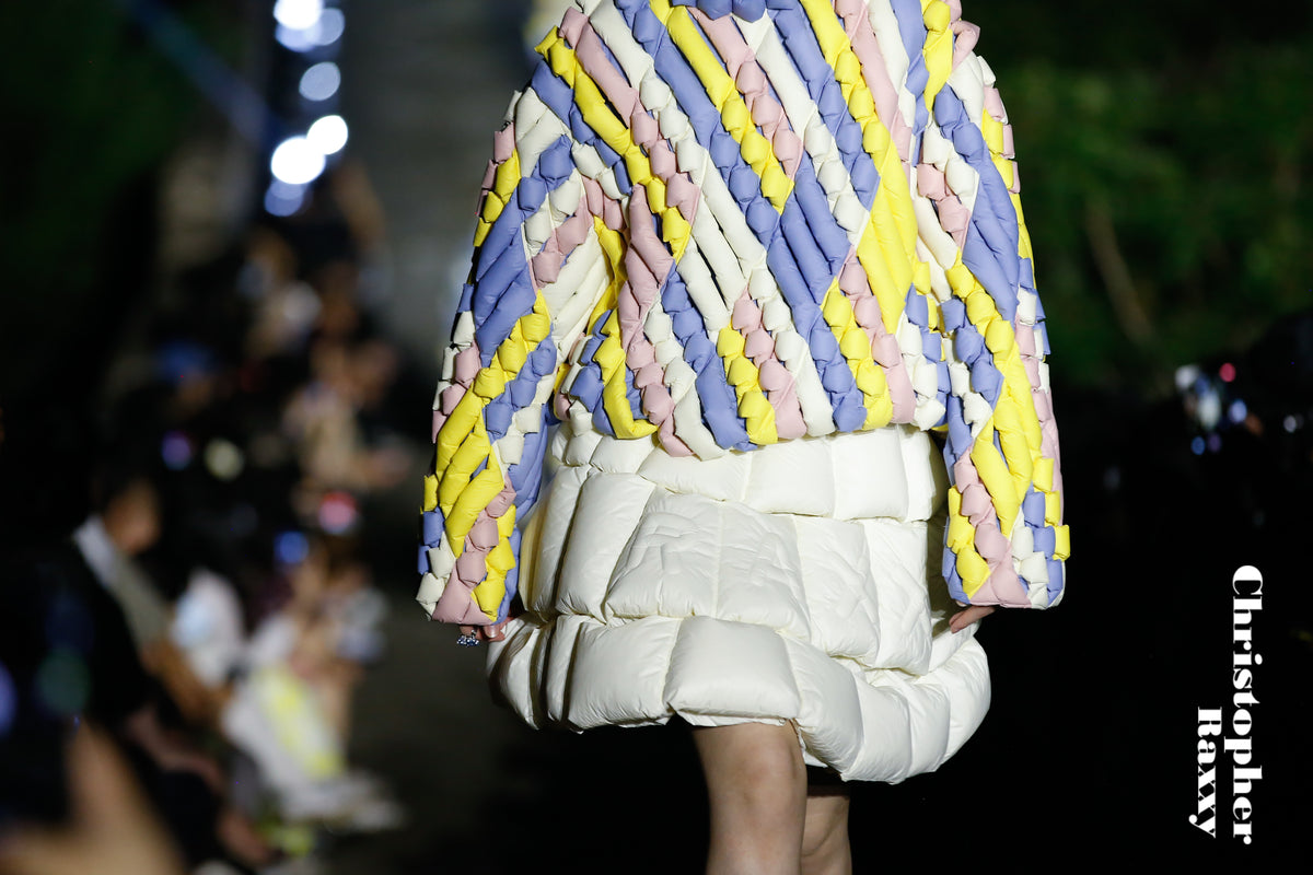 5-DIMENSIONAL COLOR WOVEN PATTERN GOOSE DOWN SWEATER