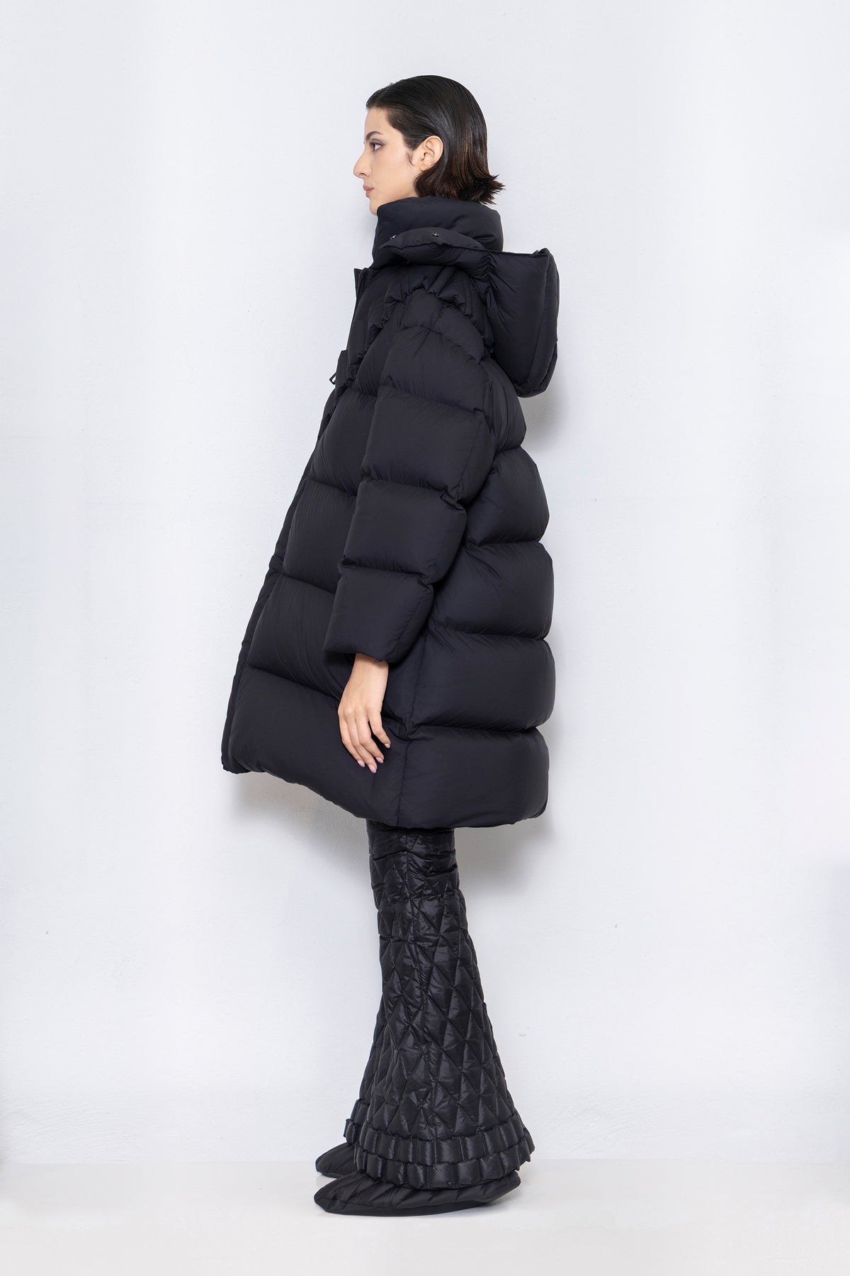 RAXXY V-PATTERN HOODED LONG-LENGTH GOOSE DOWN JACKET