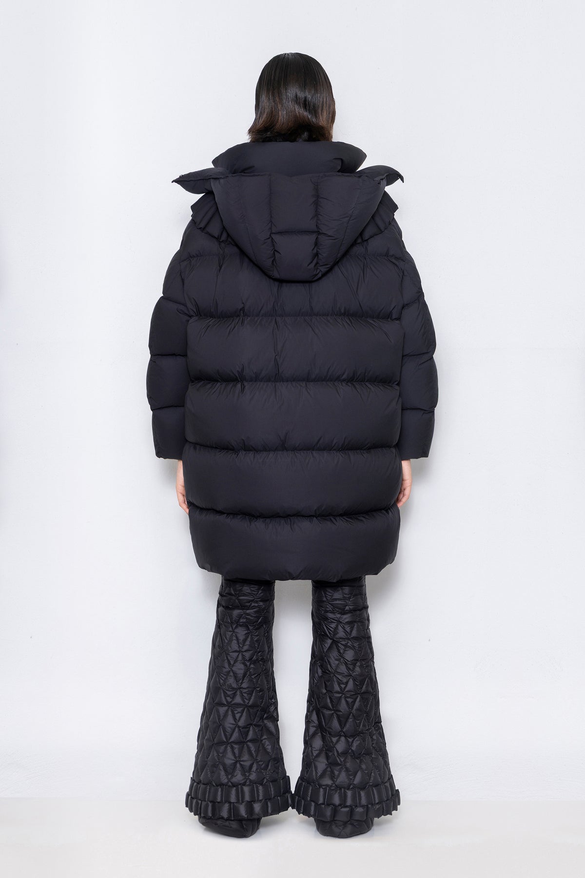 RAXXY V-PATTERN HOODED LONG-LENGTH GOOSE DOWN JACKET