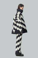 CLASSICAL ARMOR TEXTURED BLACK&WHITE STRIPE DOWN JACKET