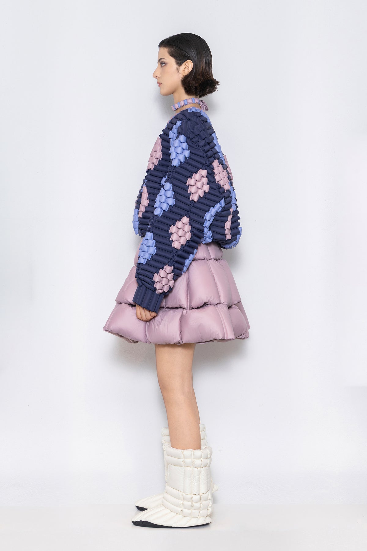 RAXXY FIREWORKS QUILTED CHECK PATTERN V-NECK GOOSE DOWN SWEATER