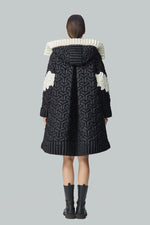 3D MOUNTAIN PATTERN NAIL GRAIN DOWN PARKA