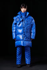 THE BLUE DRAGON TAKES OFF WITH COMPLEX WEAVING PROCESS OVERSIZED GOOSE DOWN JACKET