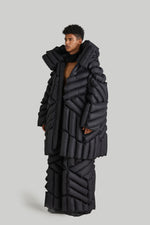 THREE DIMENSIONAL SILHOUETTE GOOSE DOWN PARKA