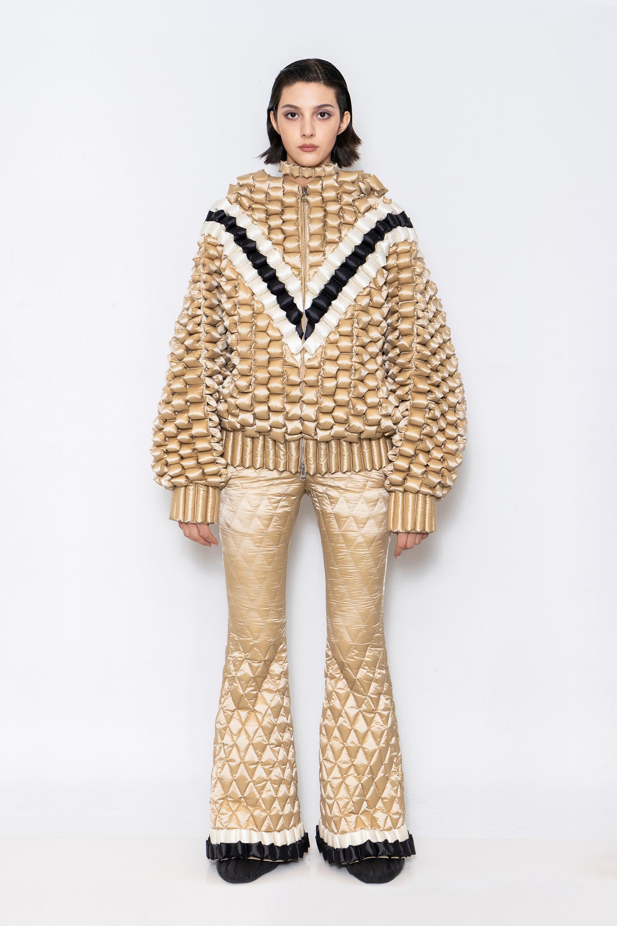 RAXXY CLASSIC V PATTERN HOODED GOOSE DOWN JACKET