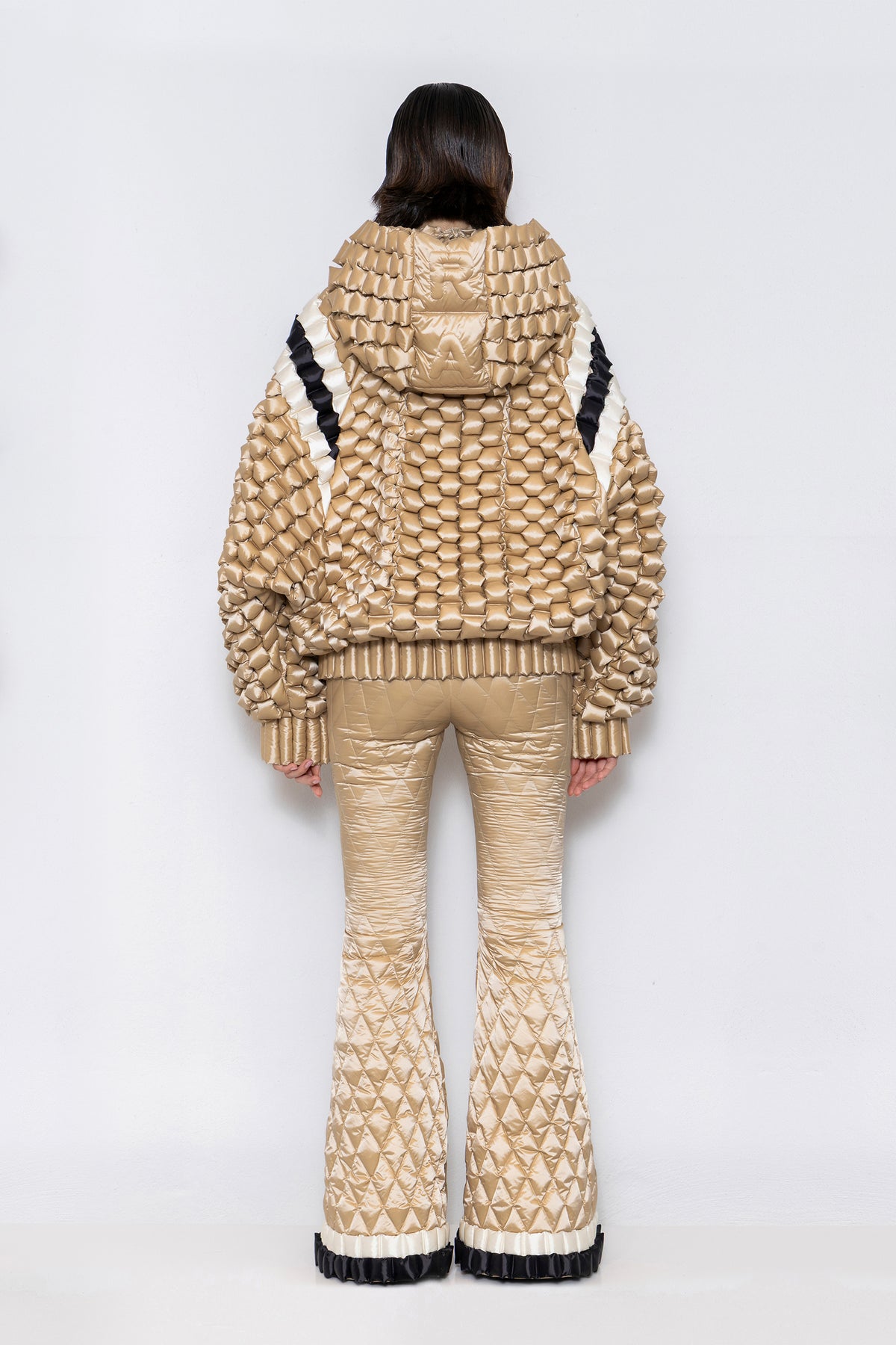 RAXXY CLASSIC V PATTERN HOODED GOOSE DOWN JACKET