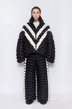 RAXXY CLASSIC BLACK AND WHITE V PATTERN OVERSIZED GOOSE DOWN JACKET
