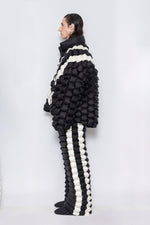 RAXXY CLASSIC BLACK AND WHITE V PATTERN OVERSIZED GOOSE DOWN JACKET