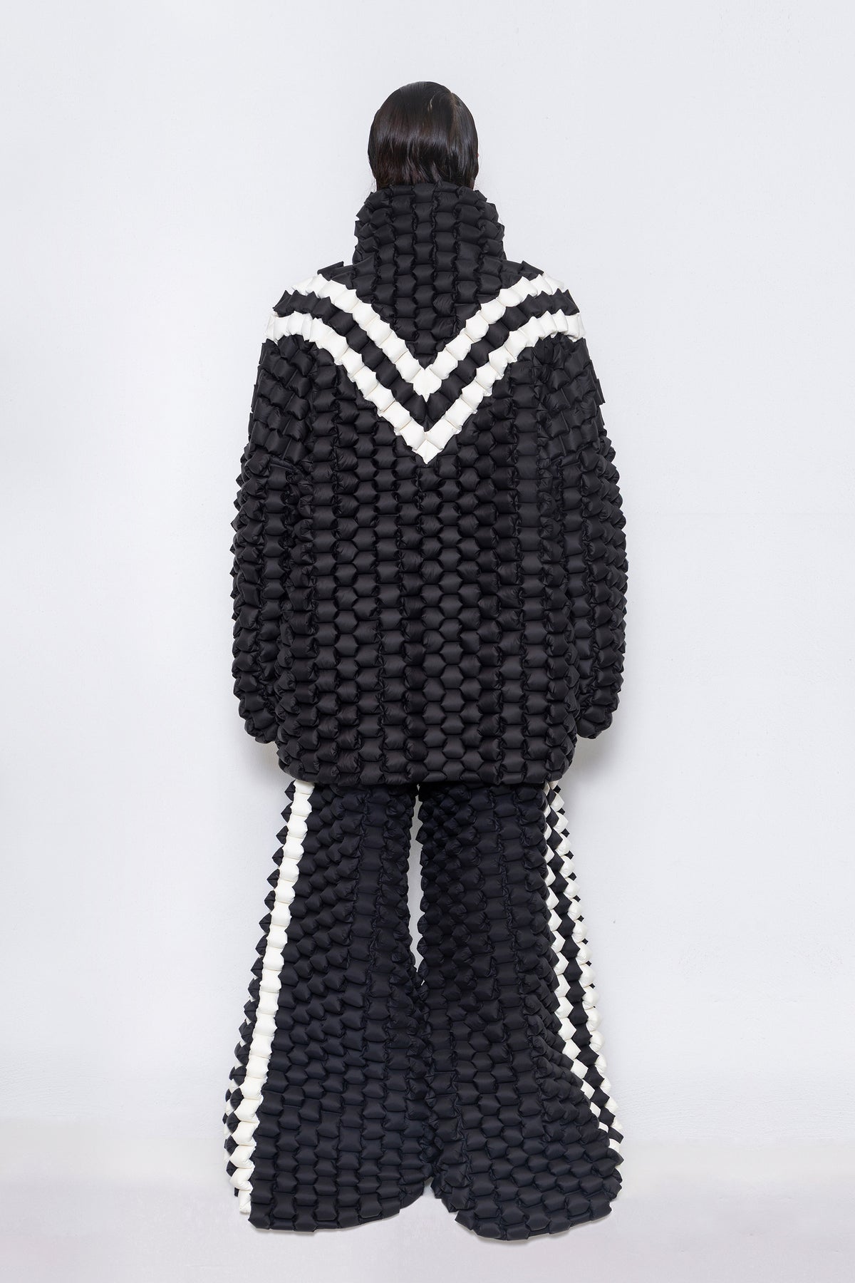 RAXXY CLASSIC BLACK & WHITE V-PATTERN GOOSE DOWN JACKET