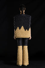 5-DIMENSIONAL KIRIN PATTERN STITCHING "MOUNTAIN" GOOSE DOWN VEST